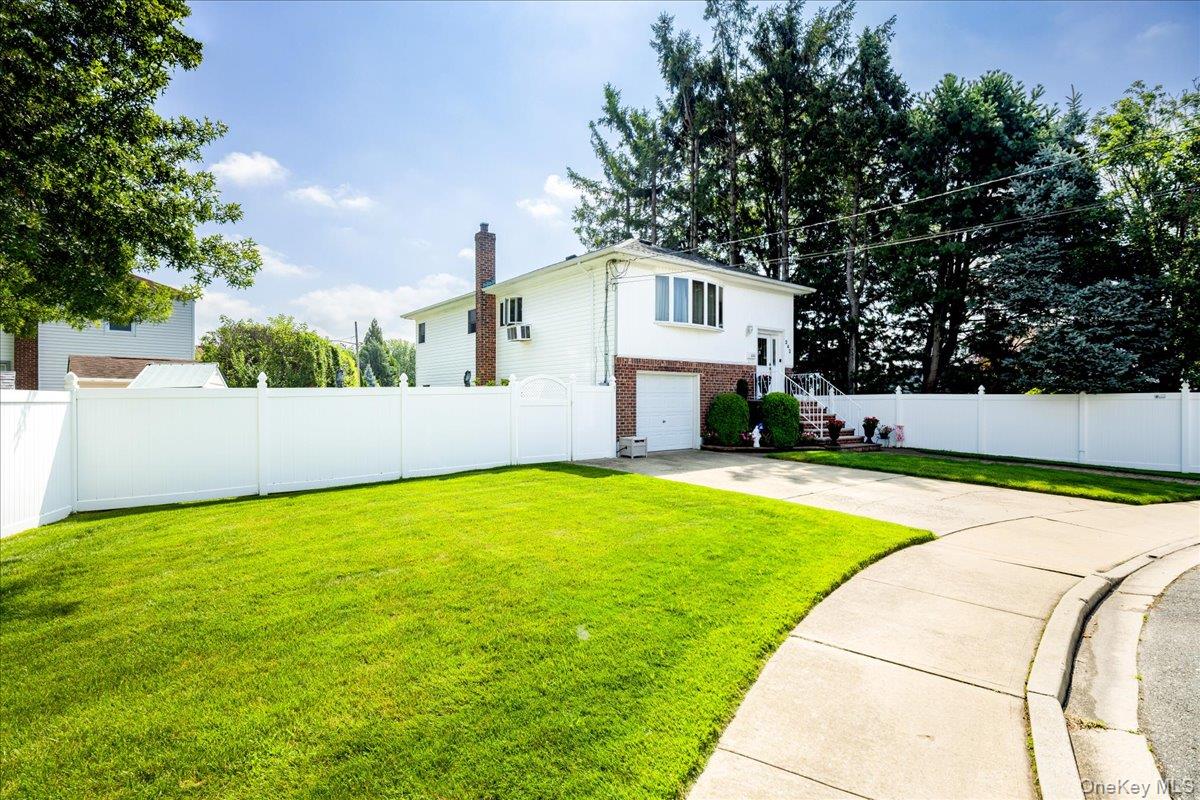 242 Seidman Place - Photo 2
