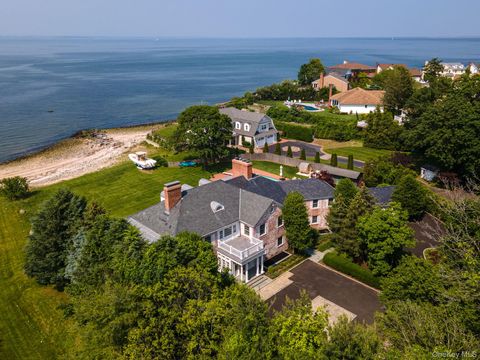 14 Private Road Bayville NY 11709