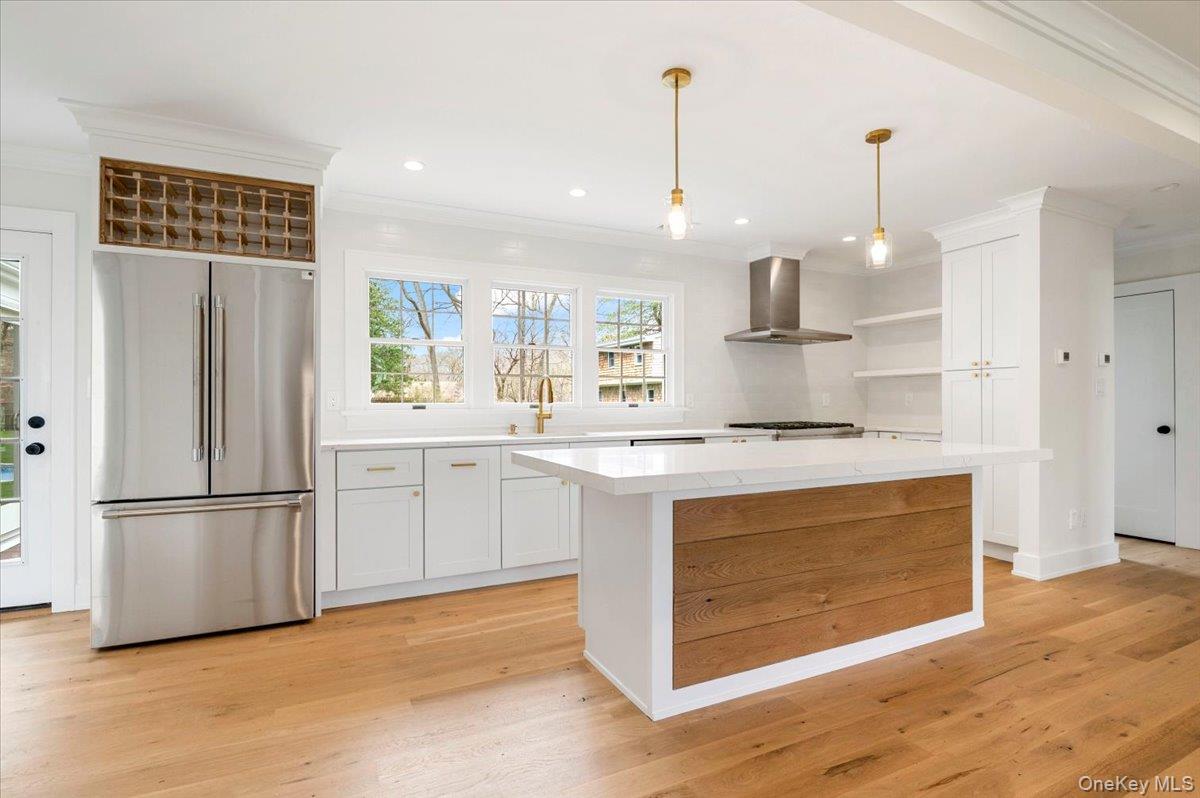 Centerport, New York 11721, United States, 3 Bedrooms Bedrooms, ,3 BathroomsBathrooms,Residential,Active,111465