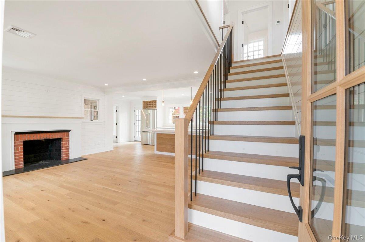 Centerport, New York 11721, United States, 3 Bedrooms Bedrooms, ,3 BathroomsBathrooms,Residential,Active,111465