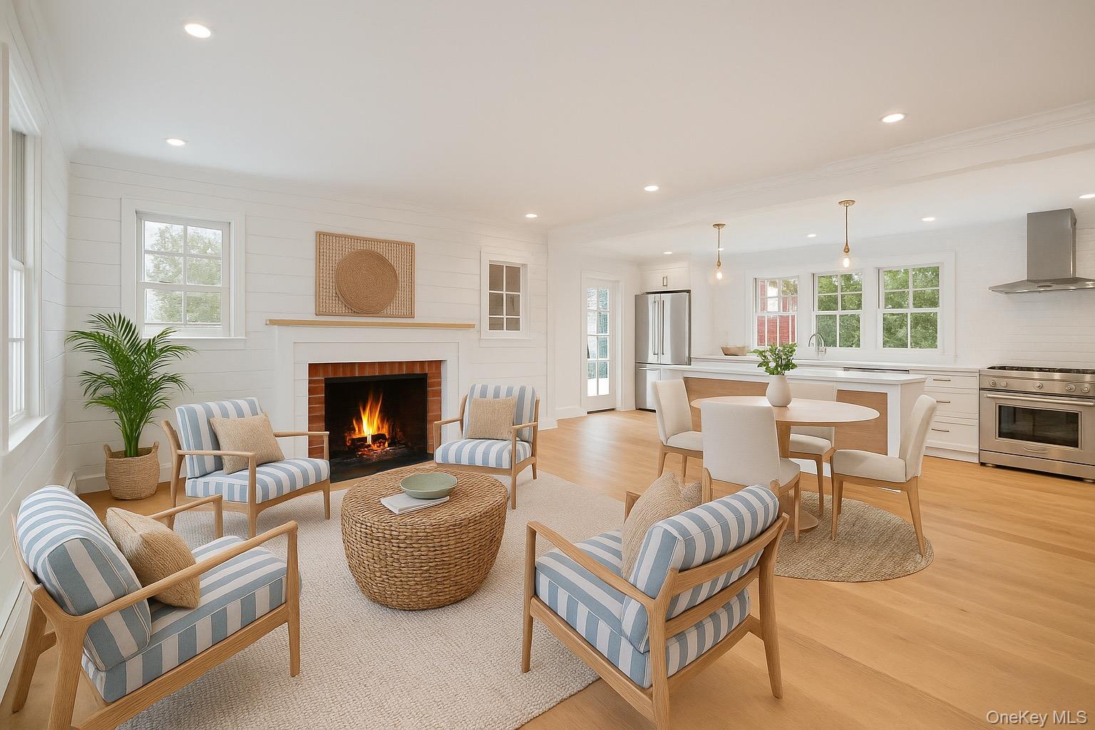 Centerport, New York 11721, United States, 3 Bedrooms Bedrooms, ,3 BathroomsBathrooms,Residential,Active,111465