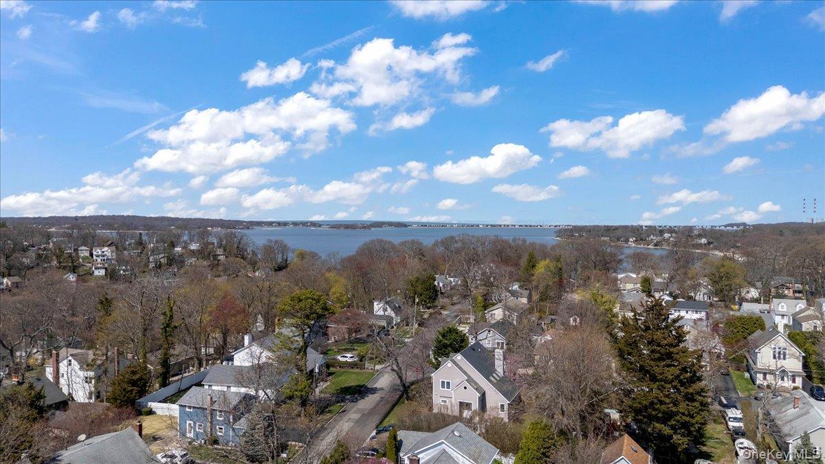 Centerport, New York 11721, United States, 3 Bedrooms Bedrooms, ,3 BathroomsBathrooms,Residential,Active,111465