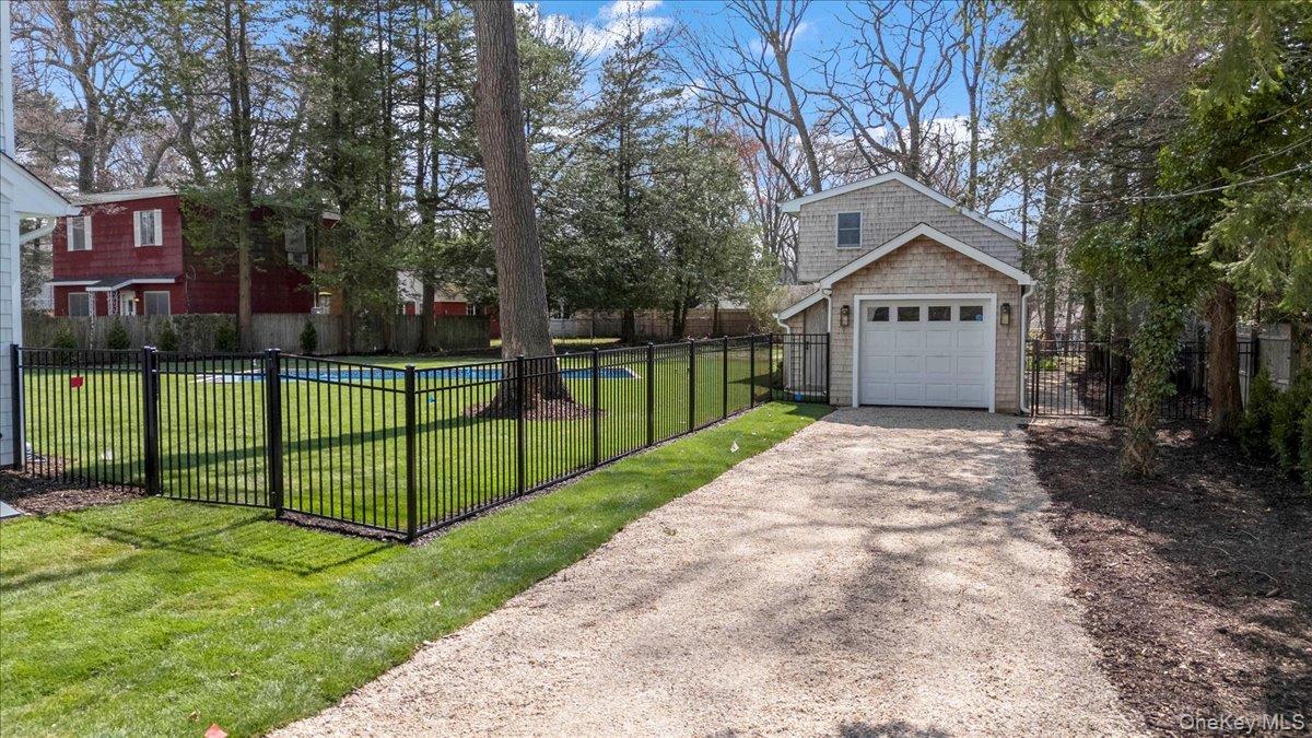 Centerport, New York 11721, United States, 3 Bedrooms Bedrooms, ,3 BathroomsBathrooms,Residential,Active,111465