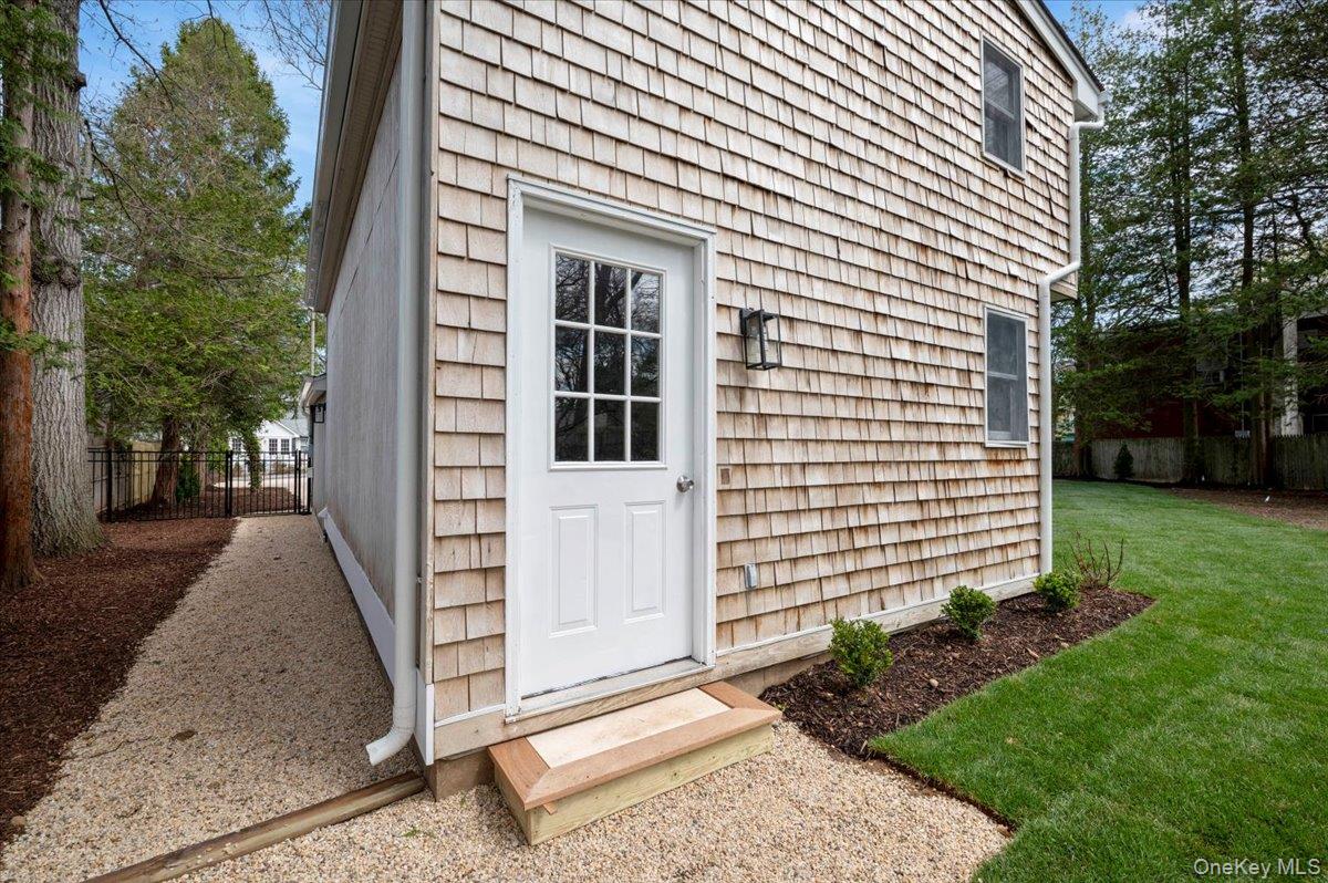 Centerport, New York 11721, United States, 3 Bedrooms Bedrooms, ,3 BathroomsBathrooms,Residential,Active,111465