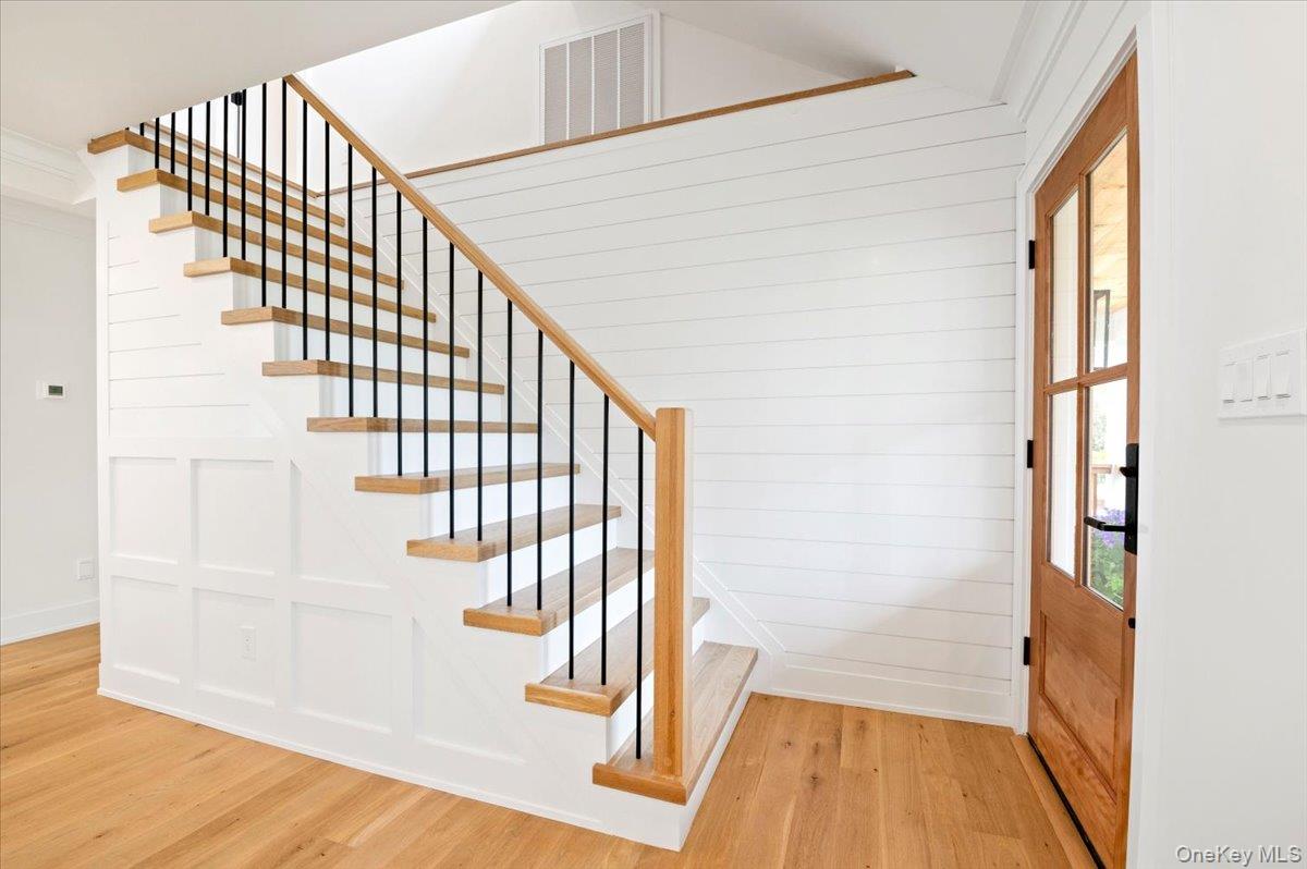 Centerport, New York 11721, United States, 3 Bedrooms Bedrooms, ,3 BathroomsBathrooms,Residential,Active,111465