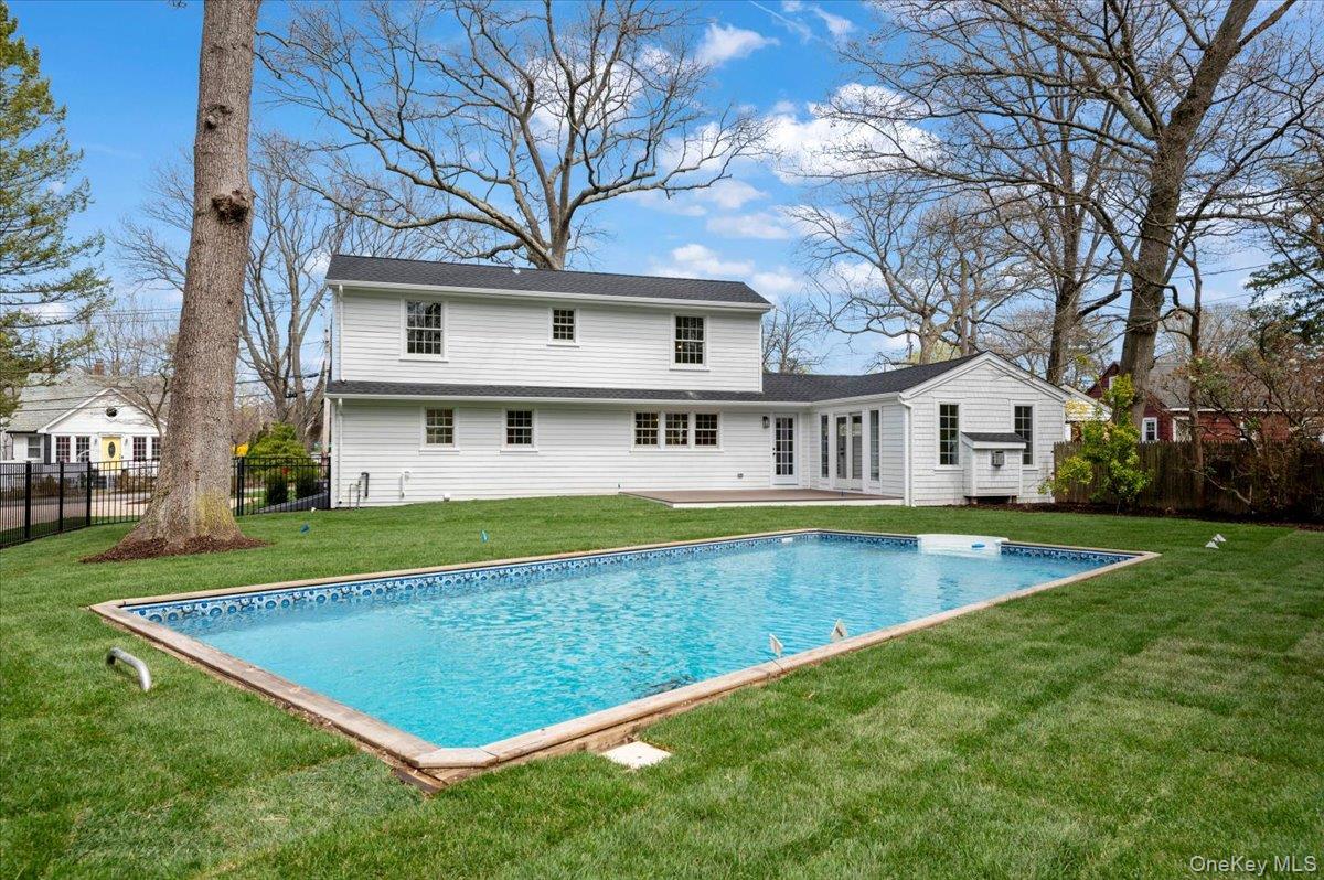 Centerport, New York 11721, United States, 3 Bedrooms Bedrooms, ,3 BathroomsBathrooms,Residential,Active,111465