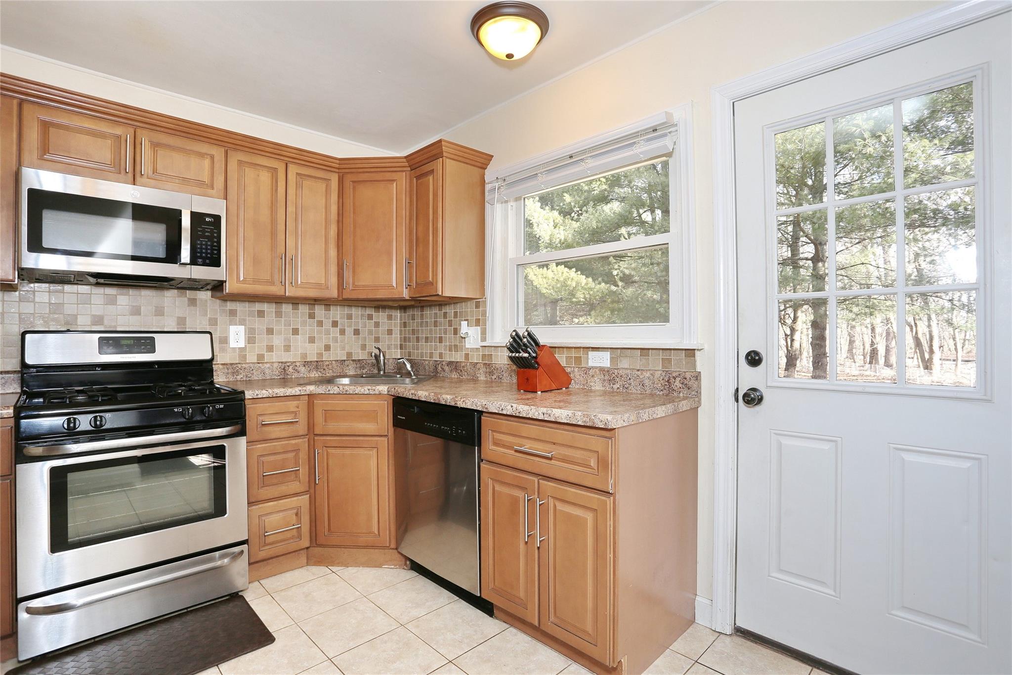179 Greenbush Road, Tappan, New York image 9