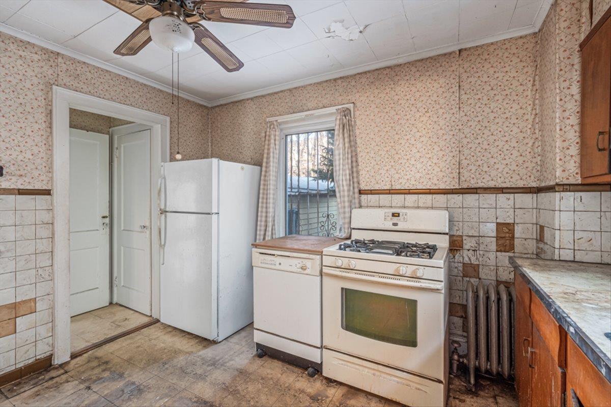 69-23 Alderton Street, Rego Park, New York image 9
