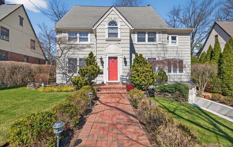 7 Grace Court N Great Neck NY 11021