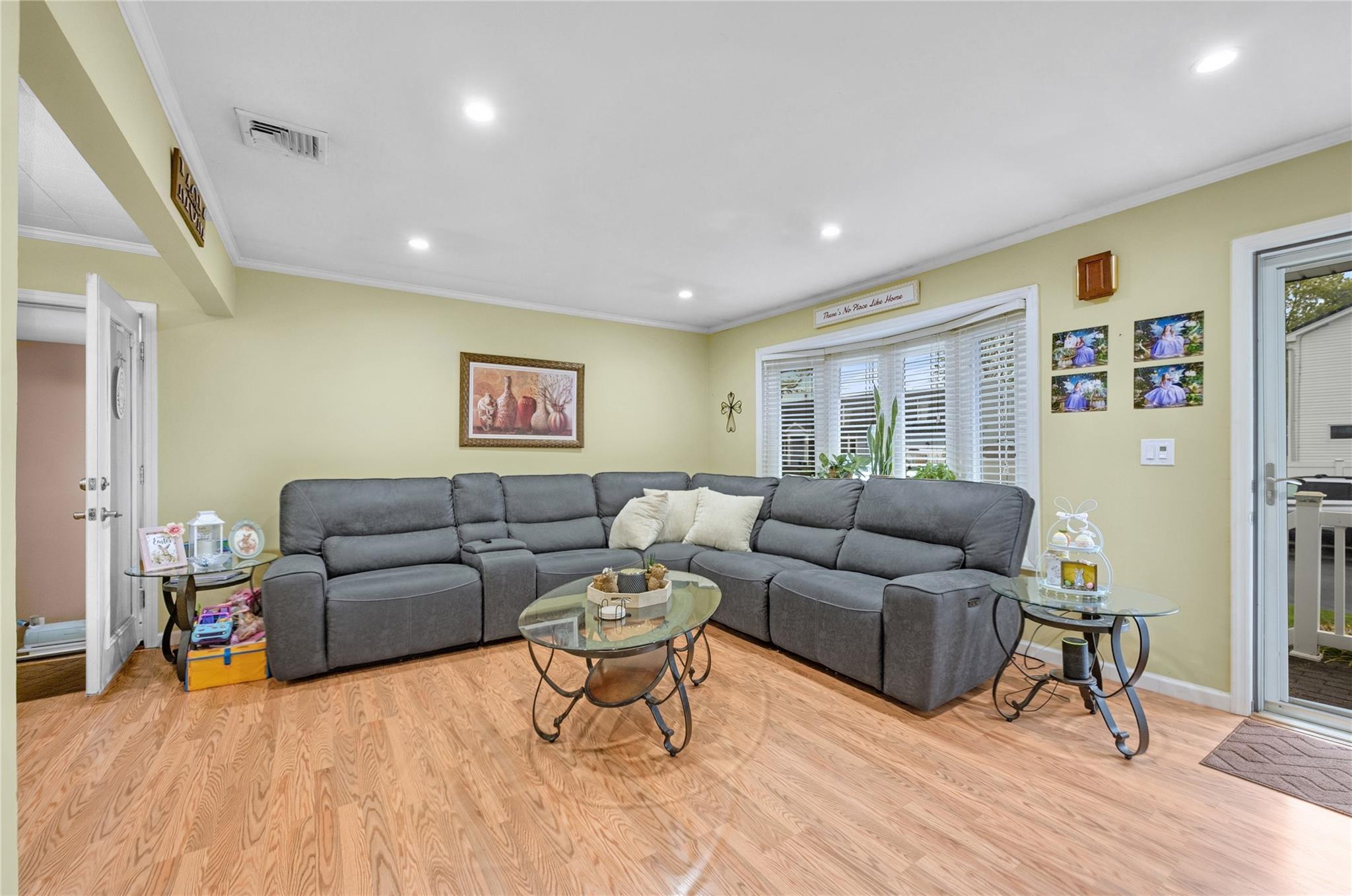 56 15th Avenue, West Babylon, New York image 11