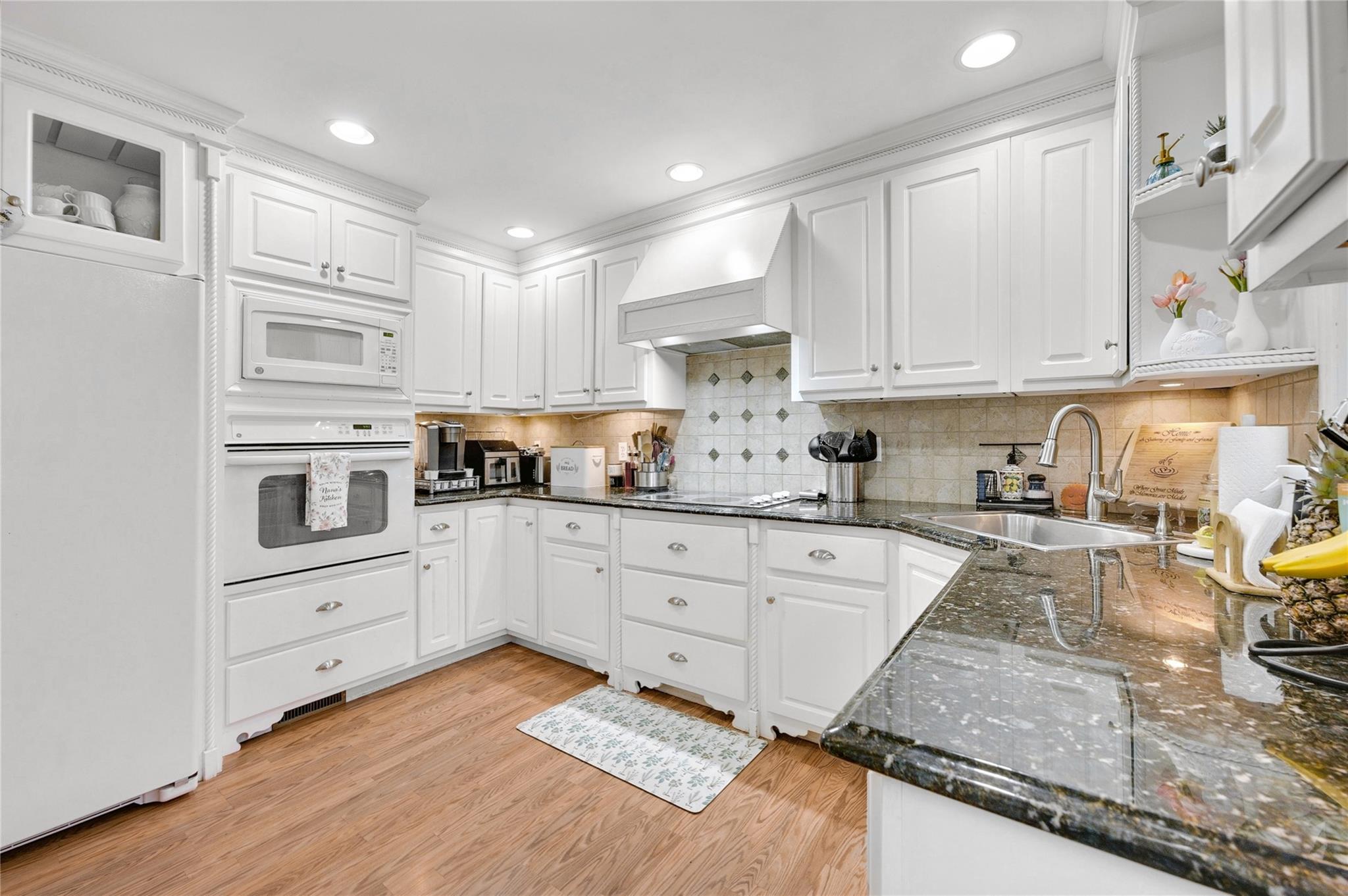 56 15th Avenue, West Babylon, New York image 4