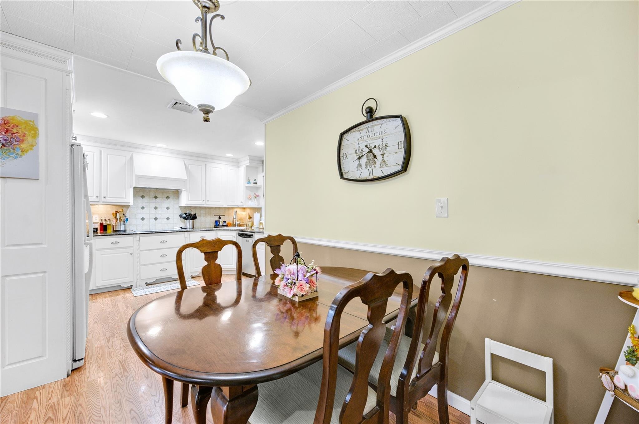 56 15th Avenue, West Babylon, New York image 8
