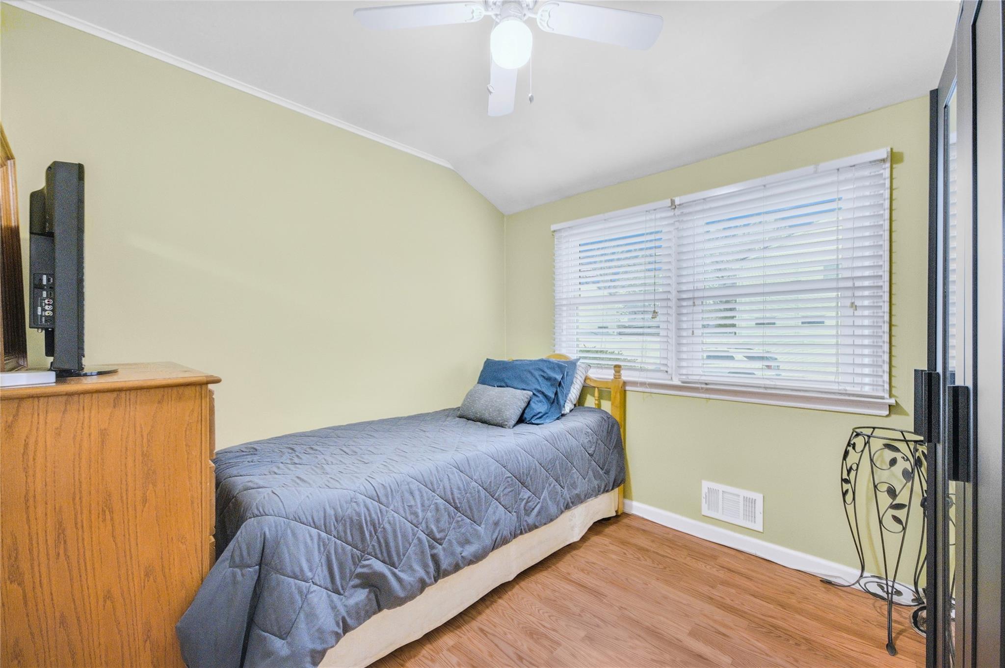 56 15th Avenue, West Babylon, New York image 16