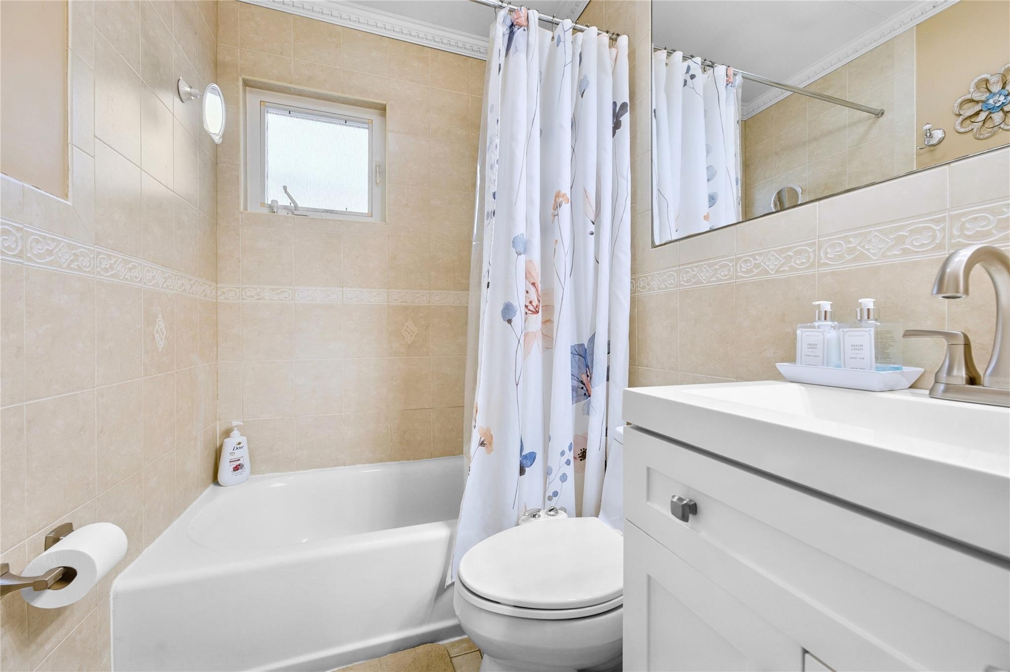 56 15th Avenue, West Babylon, New York image 13