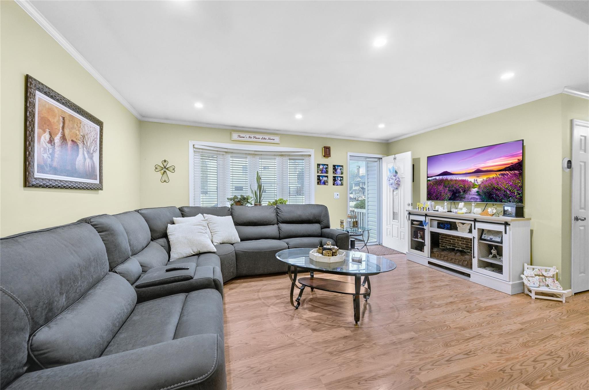 56 15th Avenue, West Babylon, New York image 9