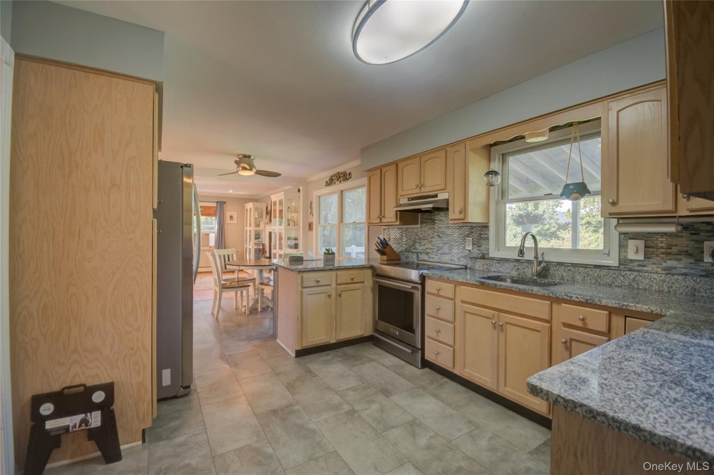 Photo of 54 Clearview Circle, Hopewell Junction, NY 12533 (MLS # 1026486)