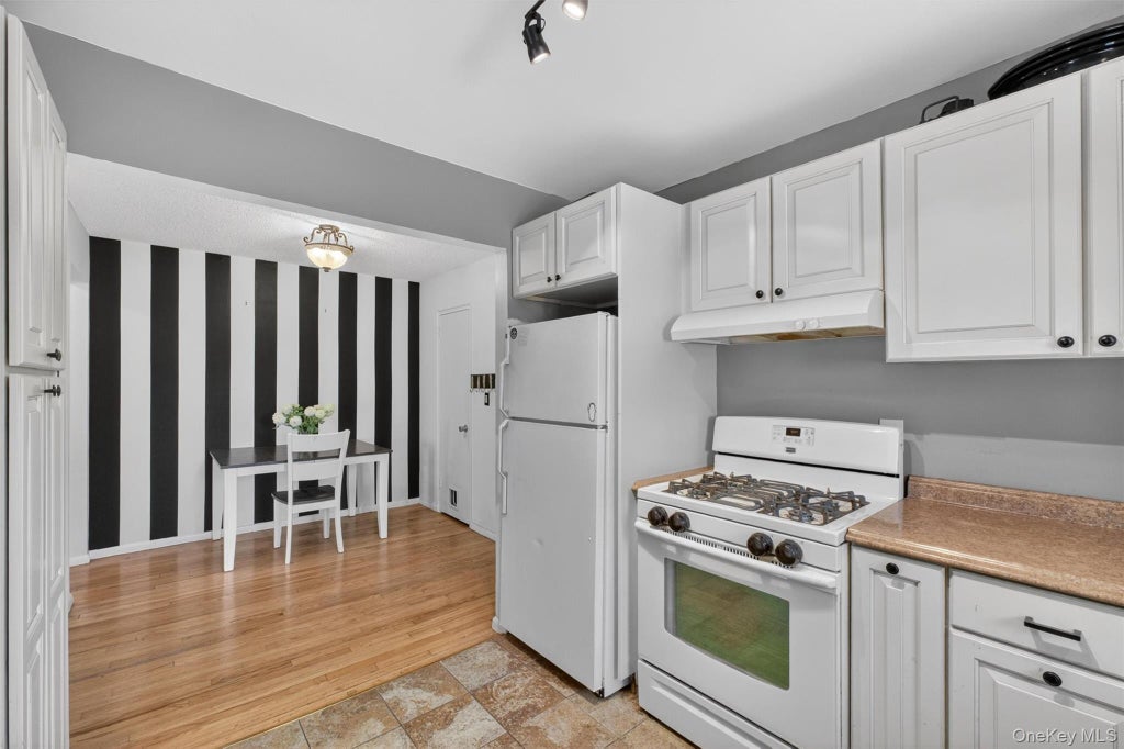 Photo of 133-3 S Highland Avenue #5B, Ossining, NY 10562 (MLS # 1065268)
