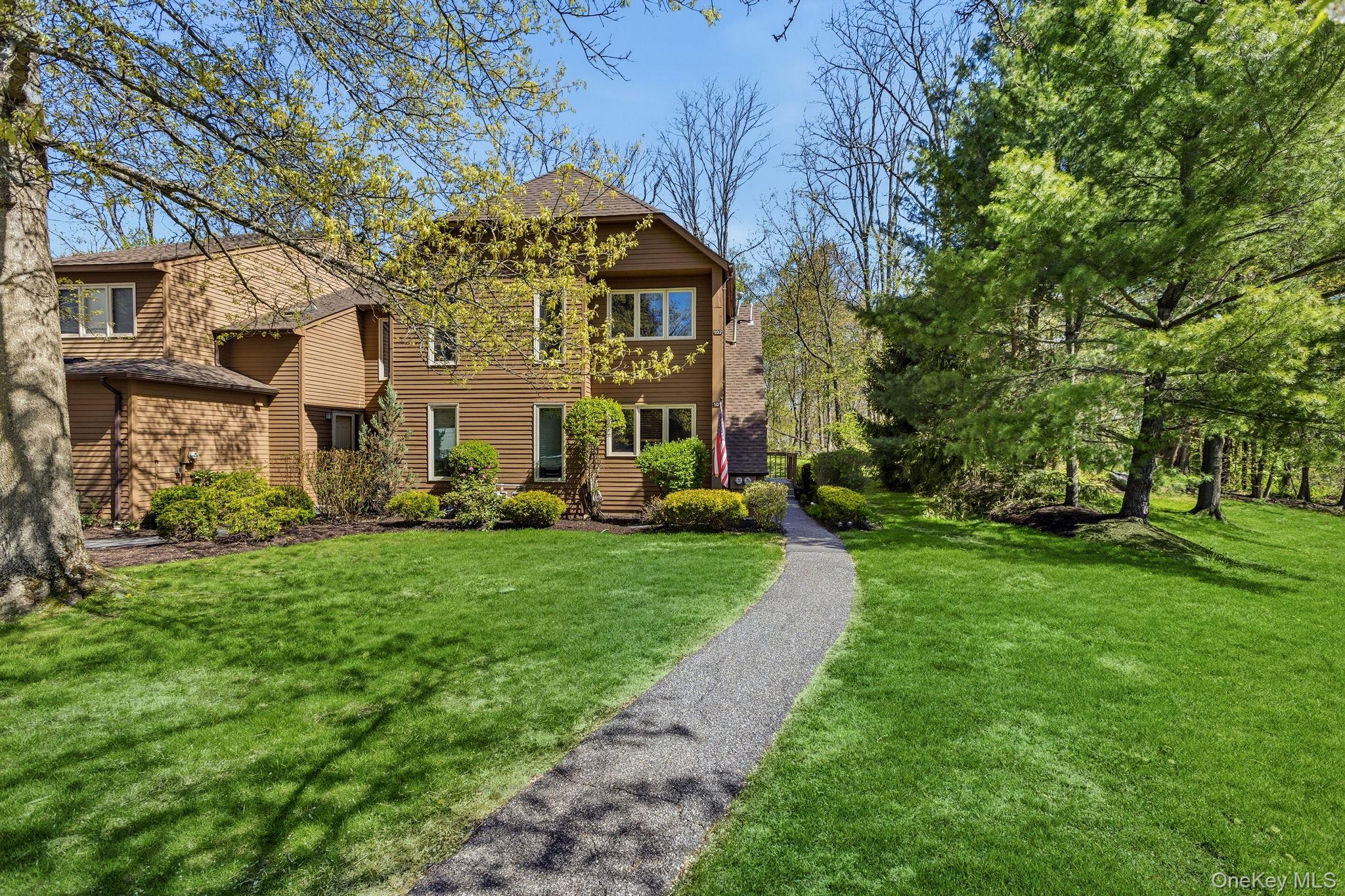 102 Ridgeview Lane