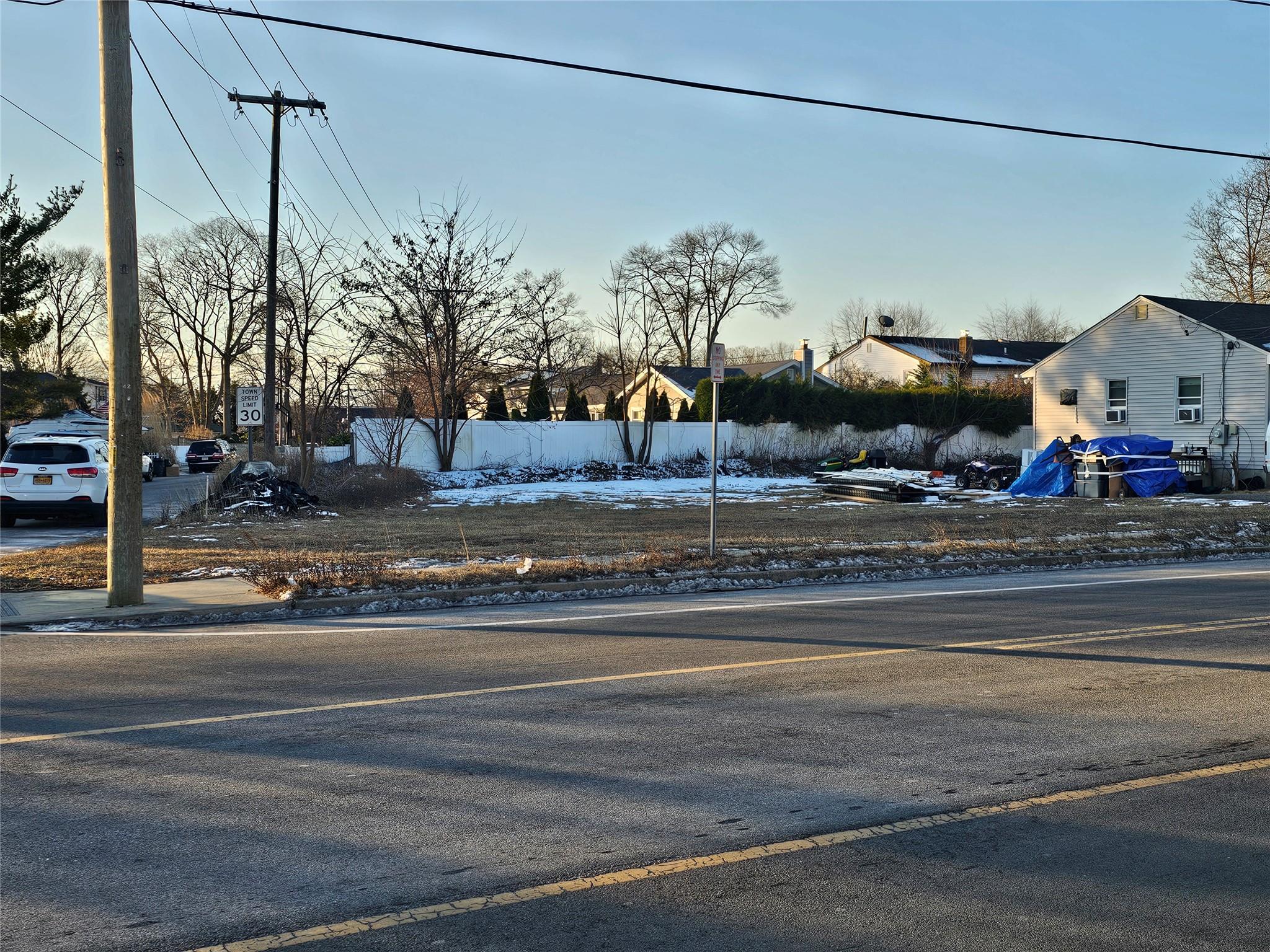 Beach Street, Union Boulevard, West Islip, New York image 3