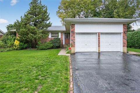 32 Rockland Drive Jericho NY 11753