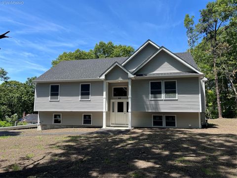 Photo of 56 Aspen Road, Mastic Beach, NY 11951 (MLS # 964179)