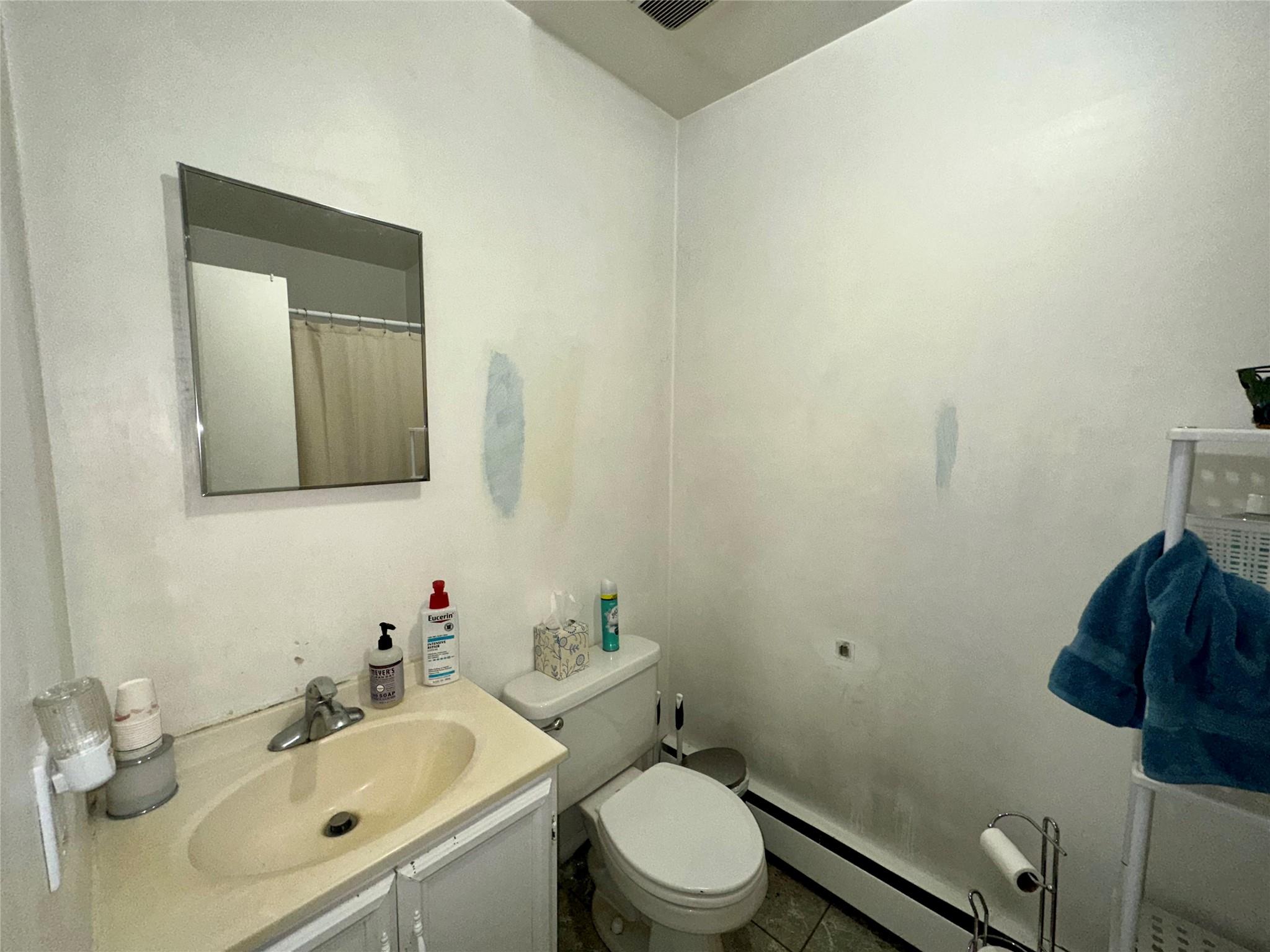 23 Hawkins Path, Coram, New York image 22