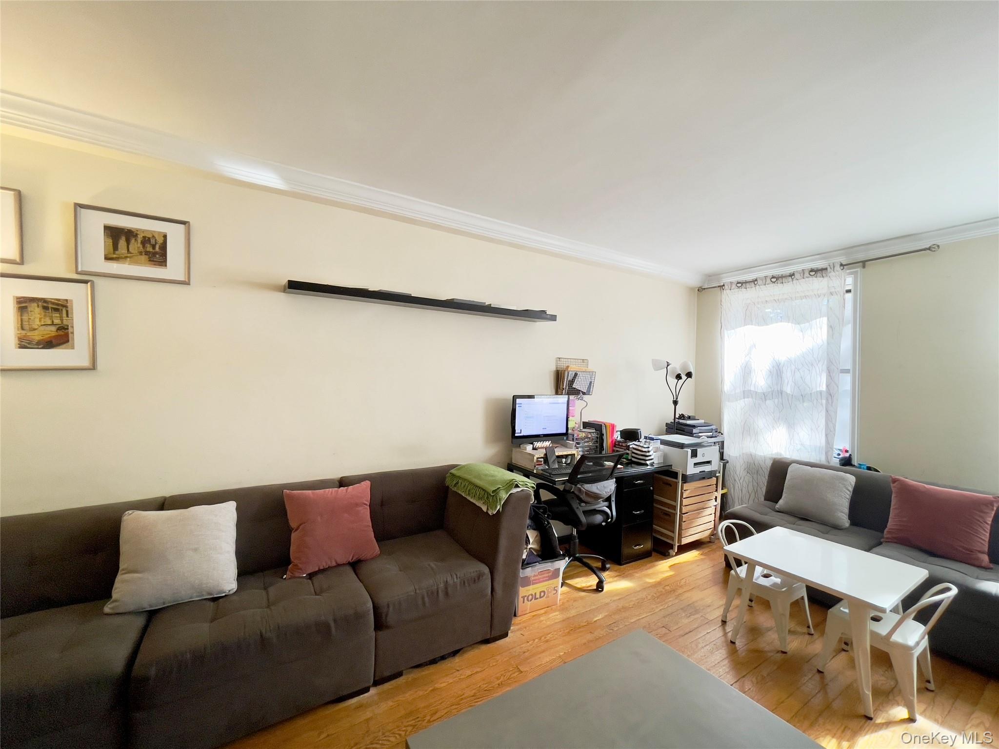 321 Larchmont Acres West 1B