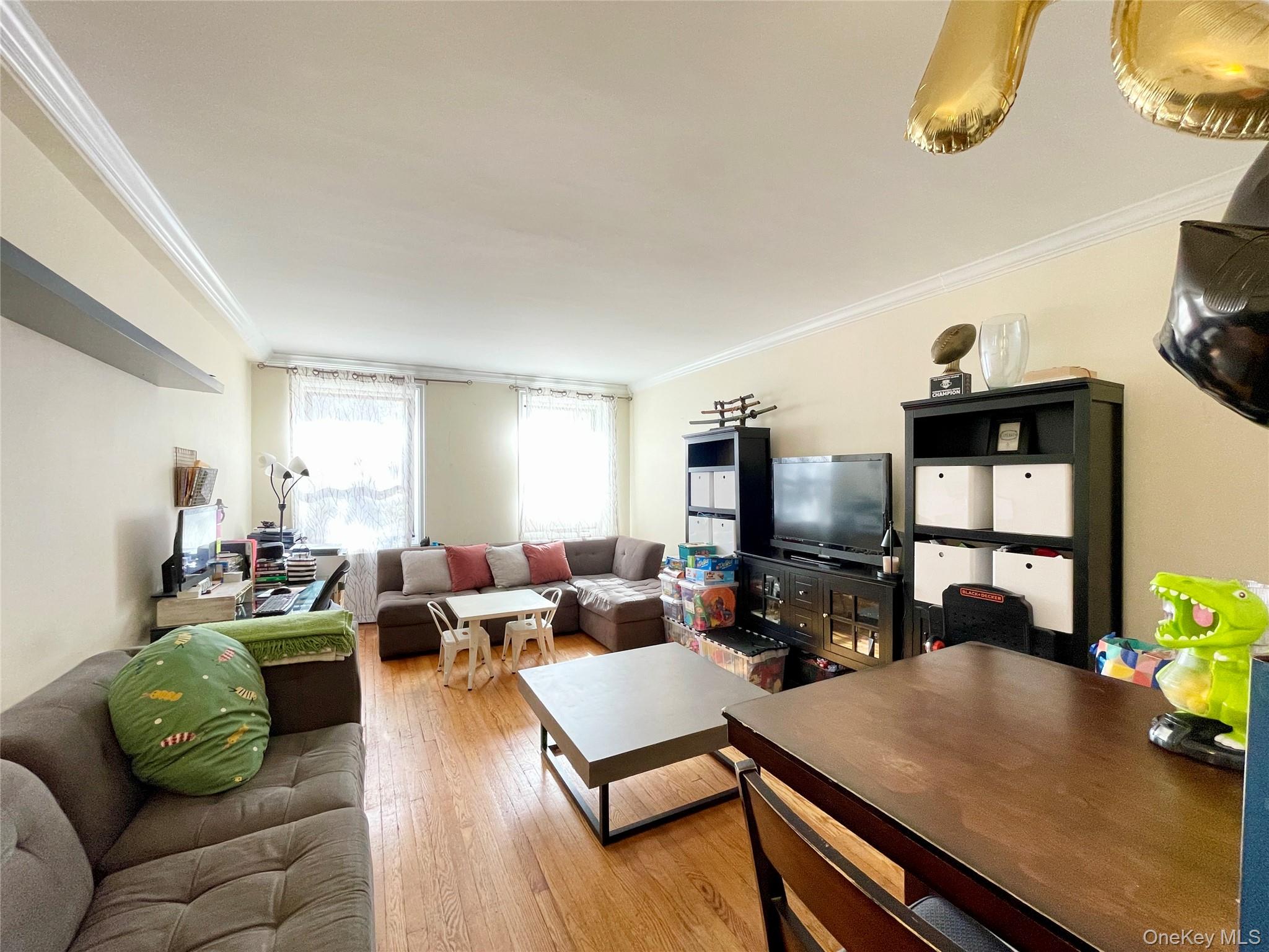 321 Larchmont Acres West 1B