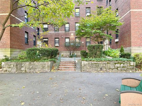 321 Larchmont Acres West 1B Larchmont NY 10538