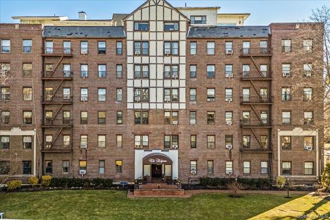 Homes For Sale - 37 Brompton Road #6D<br/> Great Neck, NY 11021