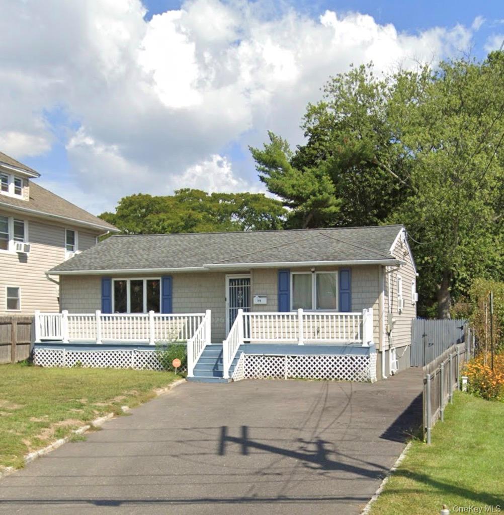 Photo of 149 Little East Neck Road S, Babylon, NY 11702 (MLS # 1065605)
