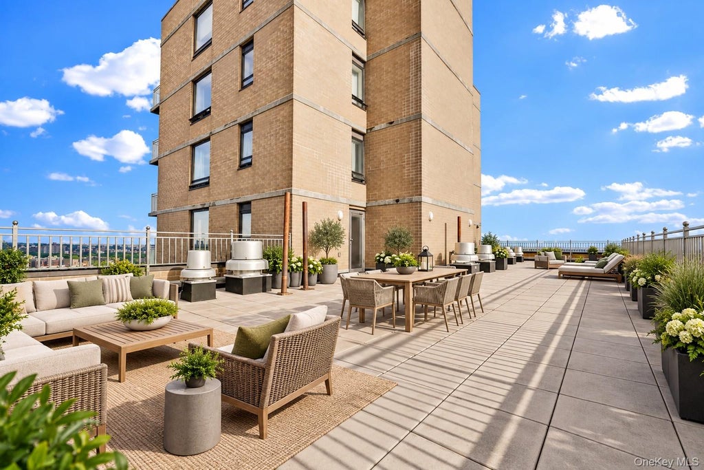 Photo of 11624 Grosvenor Lane #15A, Kew Gardens, NY 11418 (MLS # 1050635)