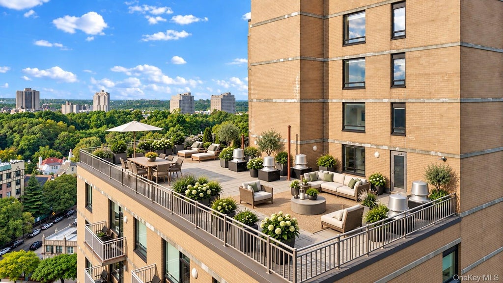 Photo of 11624 Grosvenor Lane #15A, Kew Gardens, NY 11418 (MLS # 1050635)