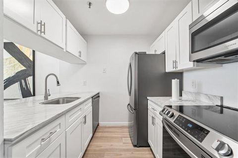 Photo of 25 Rockledge Avenue #PH17, White Plains, NY 10601 (MLS # H6310078)
