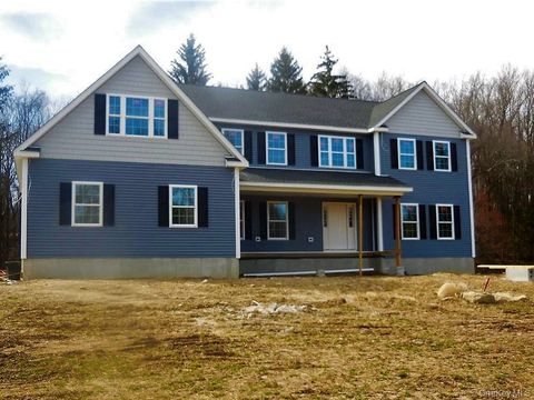 Photo of 8 Jefferson Avenue, New Windsor, NY 12553 (MLS # 924486) Photo of 8 Jefferson Avenue, New Windsor, NY 12553 (MLS # 924486)