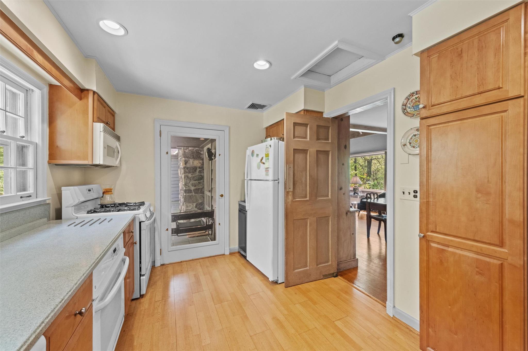 1391 Hunterbrook Road, Yorktown Heights, New York image 15