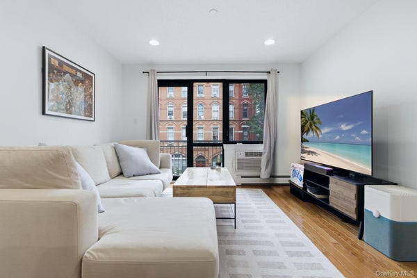 18 W 129TH ST APT 3A, NEW YORK, NY 10027 - Image 41bd43b4752bcc139a5fa31dc3bcb737/1299640207