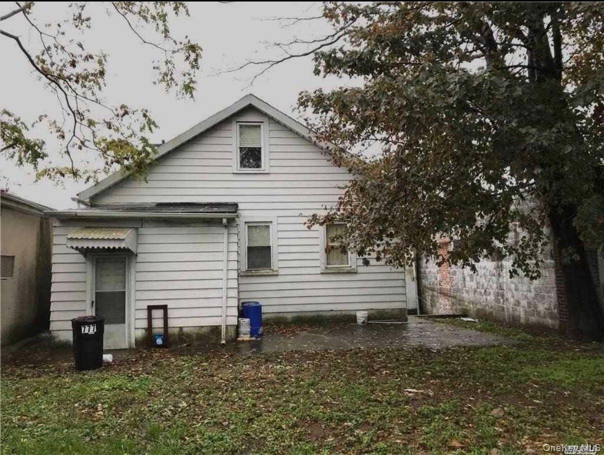 777 W Merrick Road
