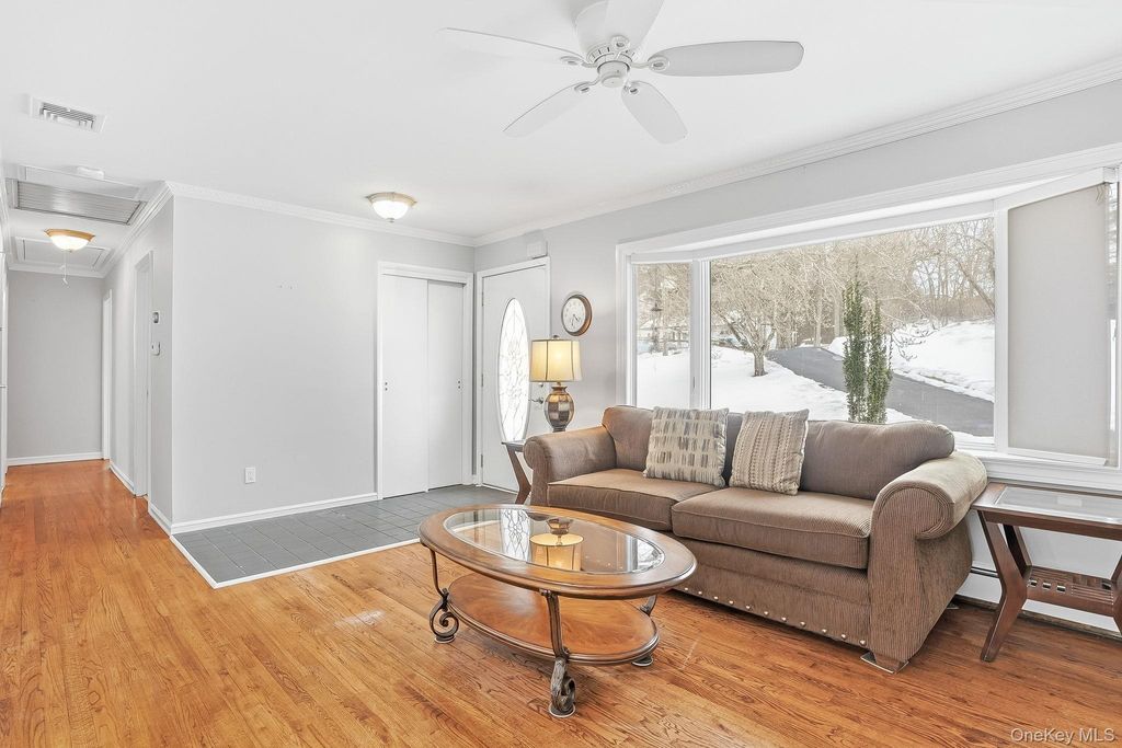 Photo of 12 Lakeview Road, Carmel, NY 10512 (MLS # 962638)