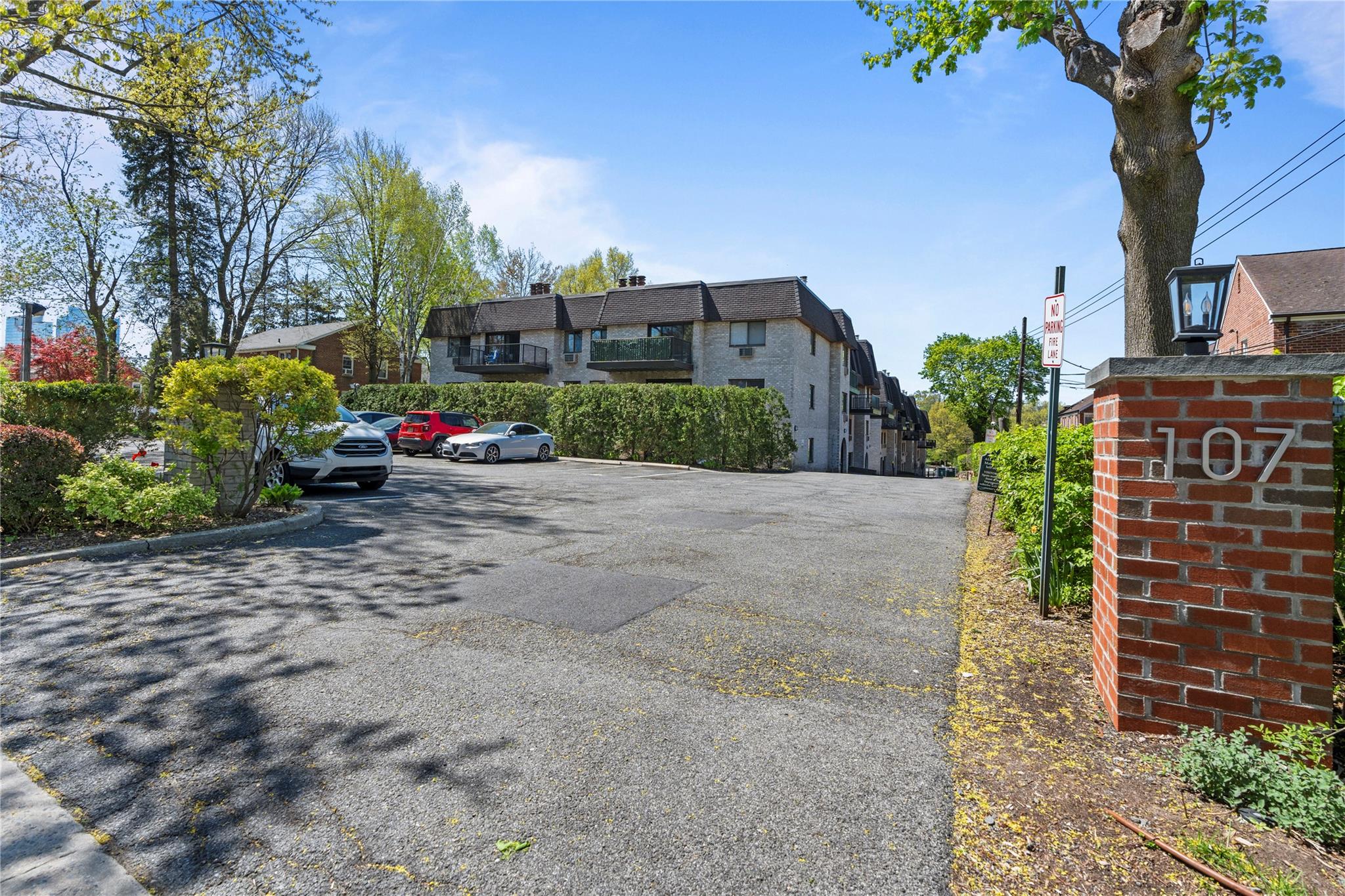 107 N Broadway Avenue #105, White Plains, Florida image 2