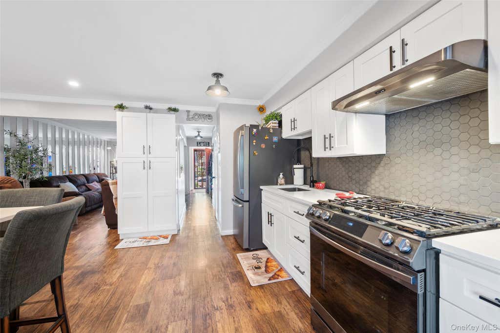 Photo of 6991 Caldwell Avenue, Maspeth, NY 11378 (MLS # 1039184)