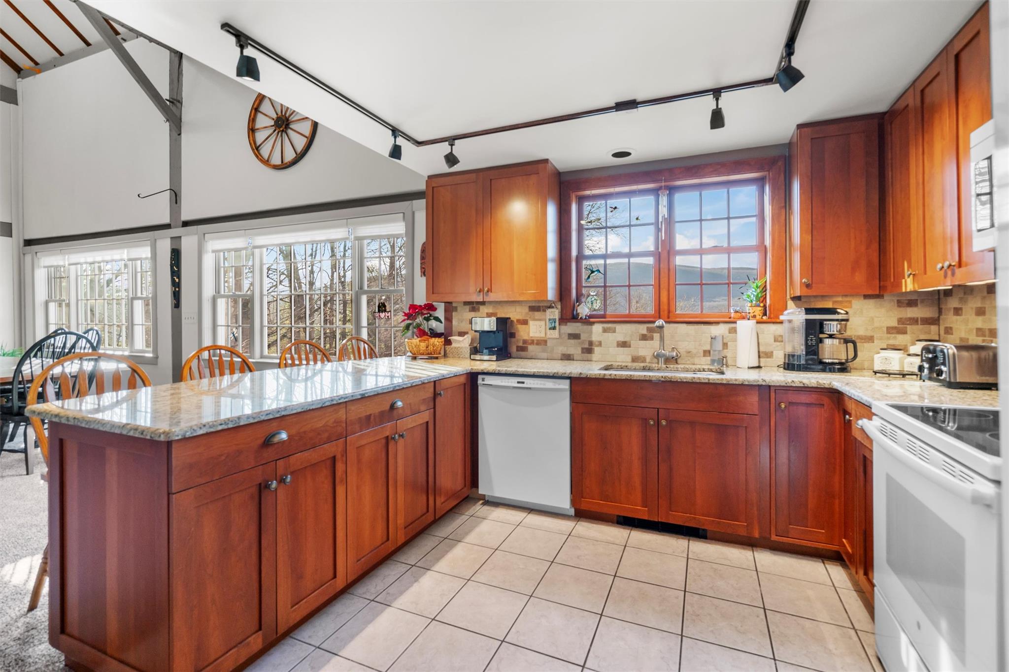 8 Lakeview Trail, Salisbury Mills, New York image 16