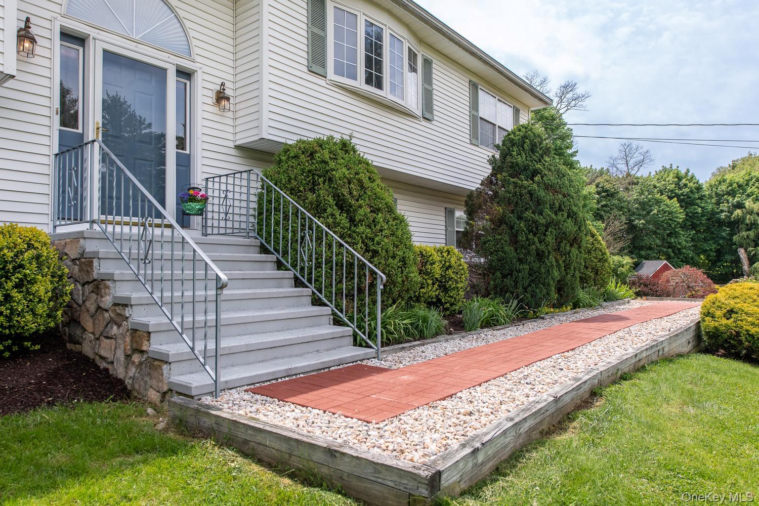 17 Verplanck Avenue