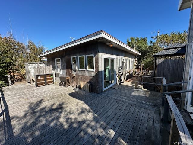 187 Holly Walk