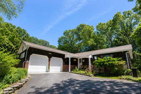 Homes For Sale - 10 Camelot Lane<br/> East Setauket, NY 11733