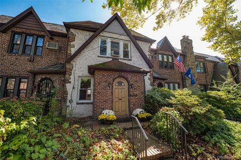 Photo of 2931 167th Street, Flushing, NY 11358 (MLS # 907858)