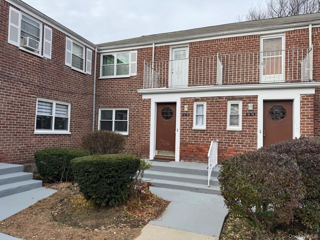 Photo of 131-30 Laurelton Parkway #Lower, Laurelton, NY 11422 (MLS # 943224)