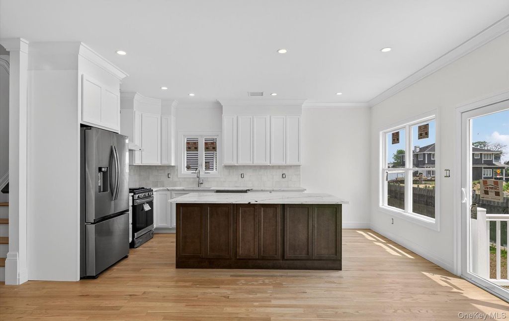 Photo of 1108 Washington Place, Baldwin Harbor, NY 11510 (MLS # 872145)