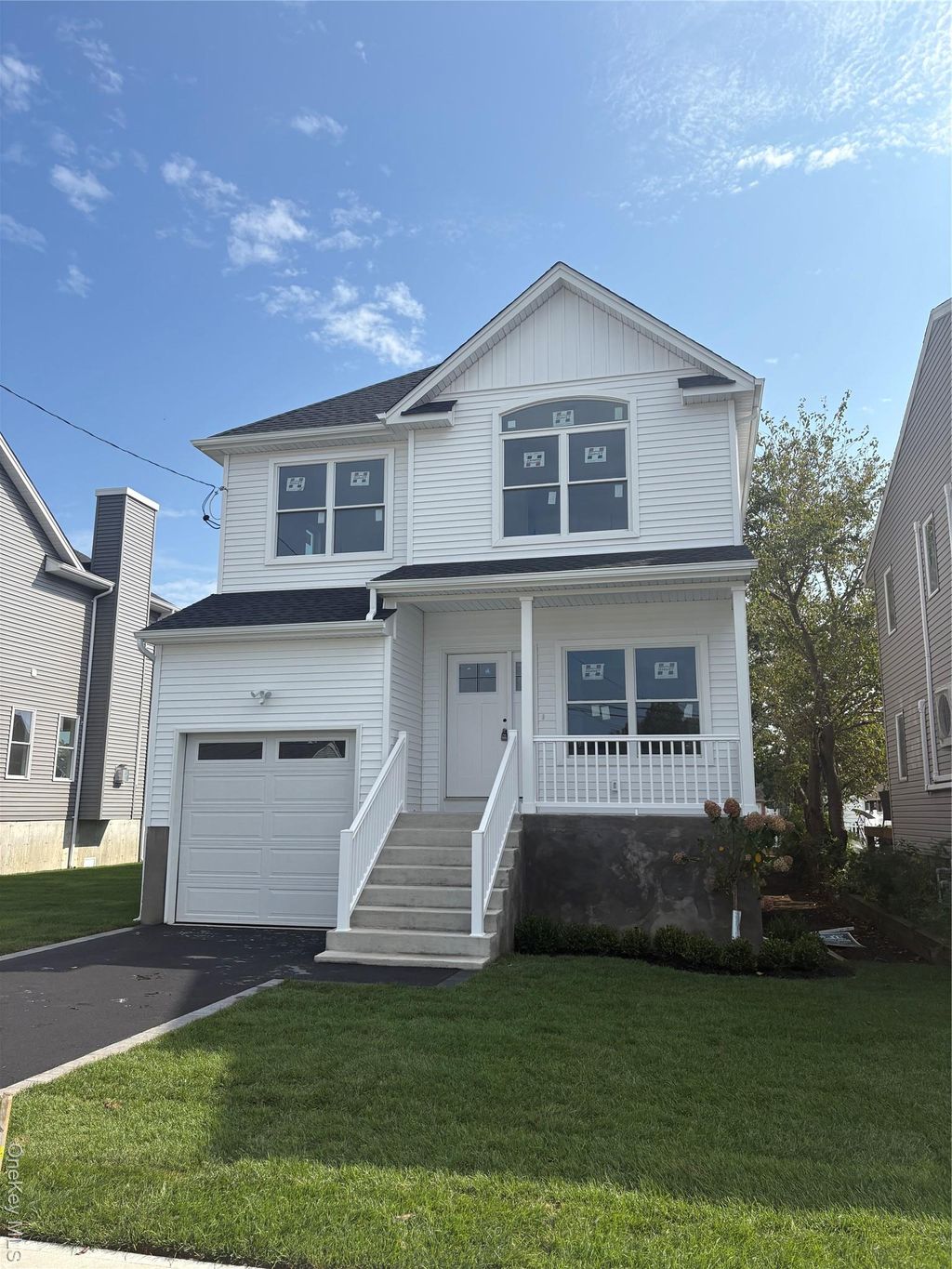 Photo of 1108 Washington Place, Baldwin Harbor, NY 11510 (MLS # 872145)