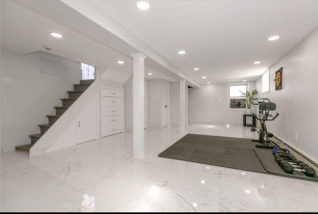 35 Barwick Street, Floral Park, New York image 12